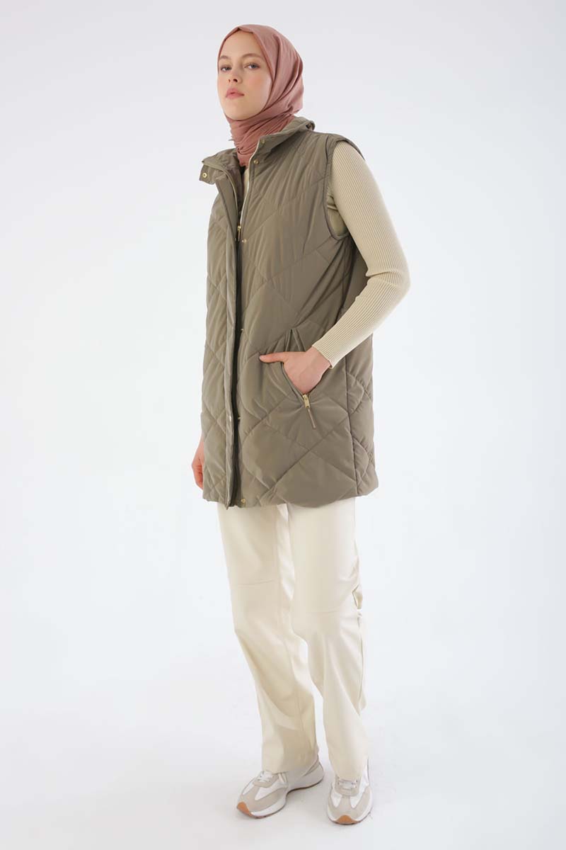 Quilted Puffer Vest with Snap Fastener and Zipper