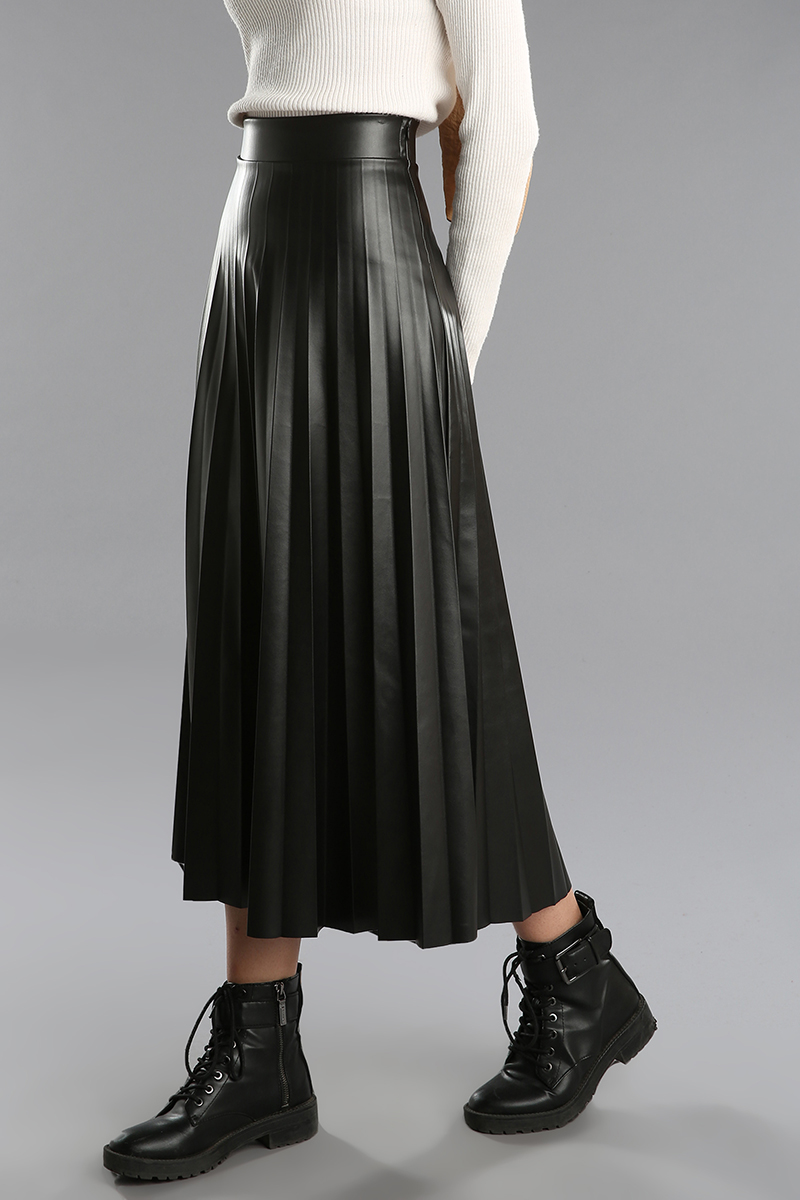 Pleated Zippered Skirt