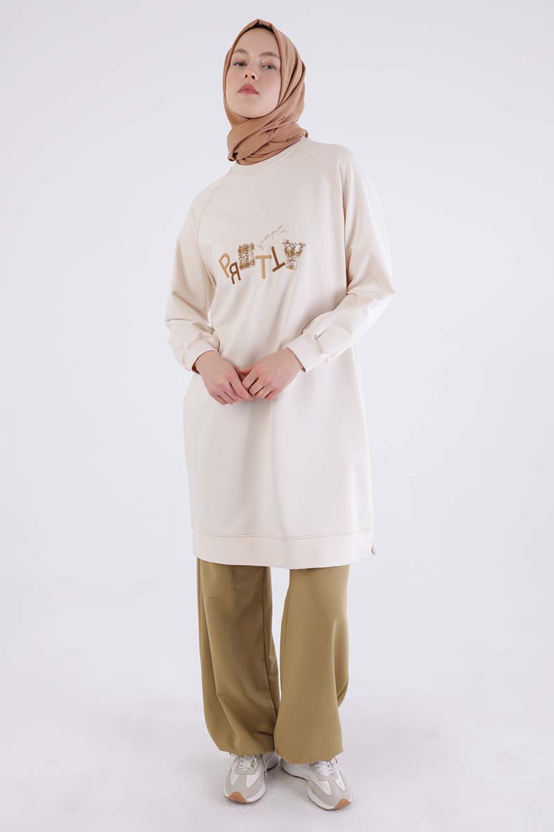 Pretty Embroidered Reglan Sleeve Sweat Tunic