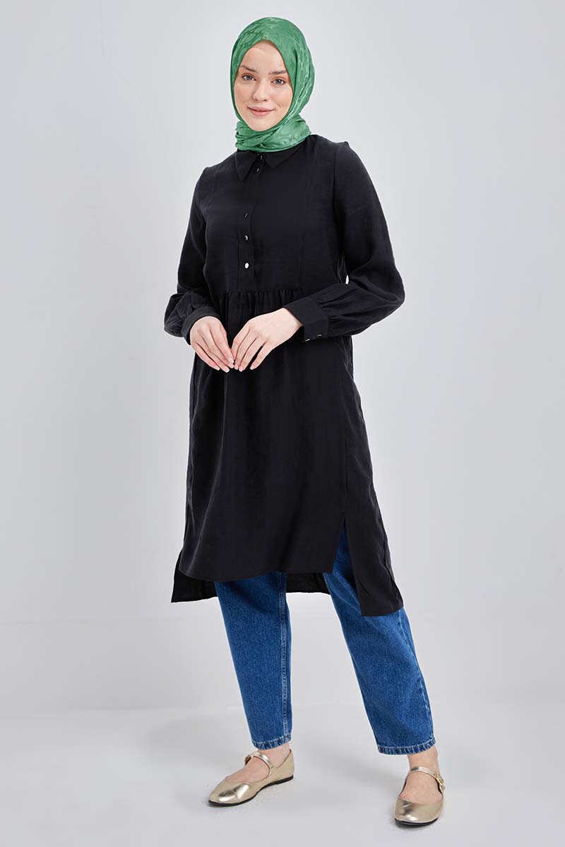 Half Patented Robed Tunic With Slits